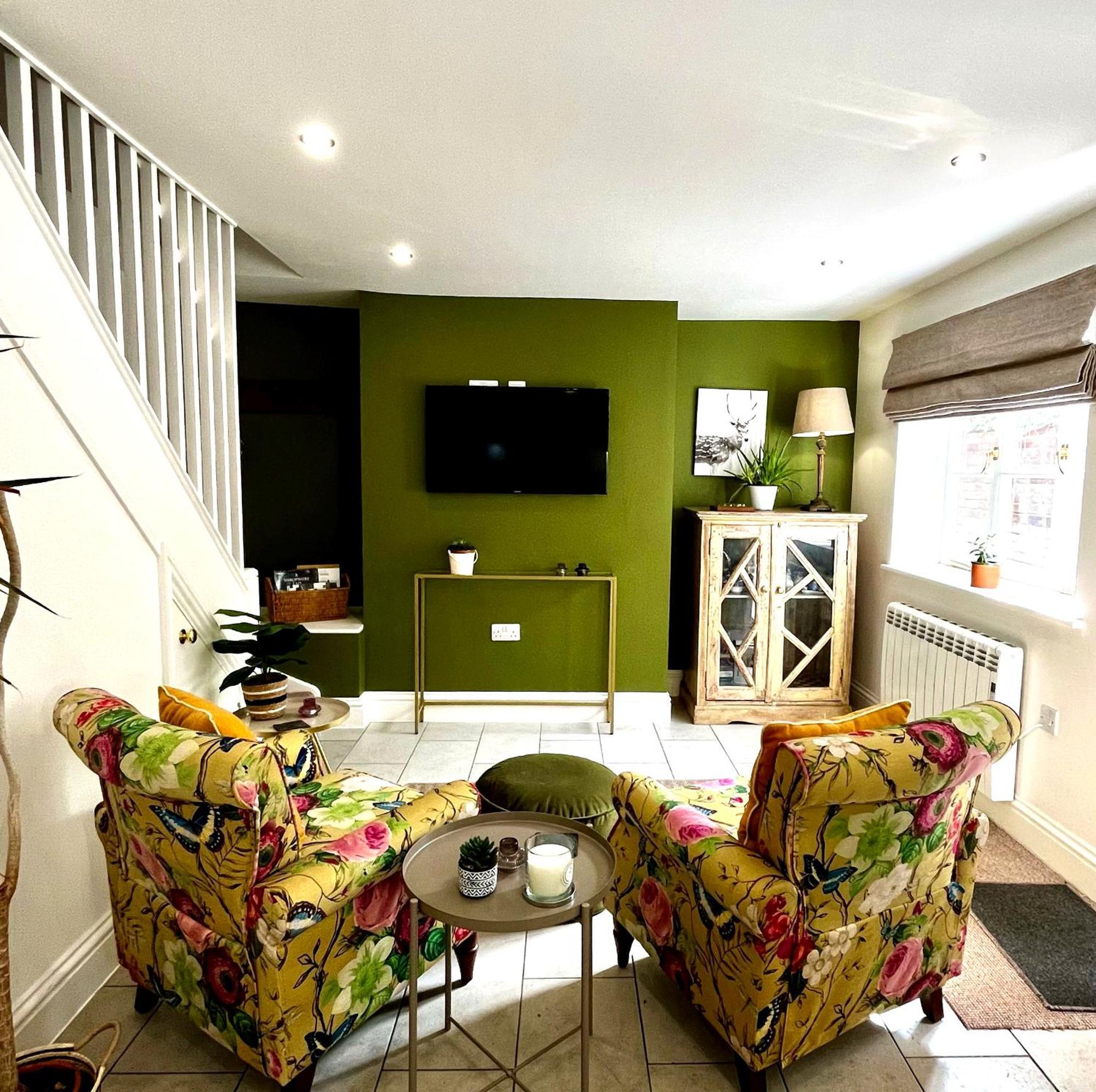 Flower Cottage By Ludlow Castle With Onsite Parking Buitenkant foto