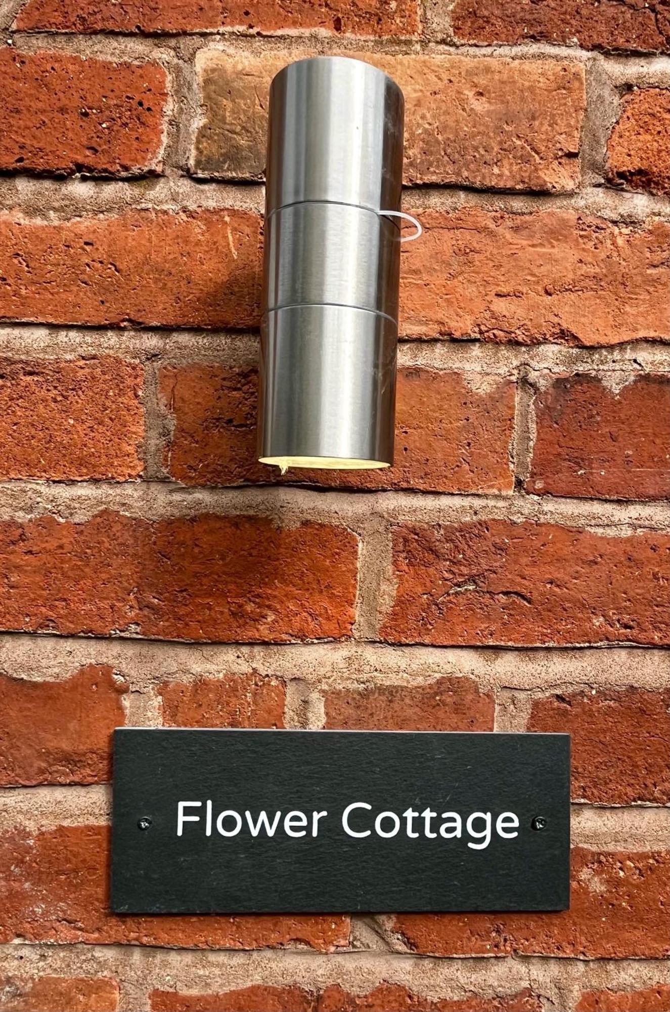 Flower Cottage By Ludlow Castle With Onsite Parking Buitenkant foto