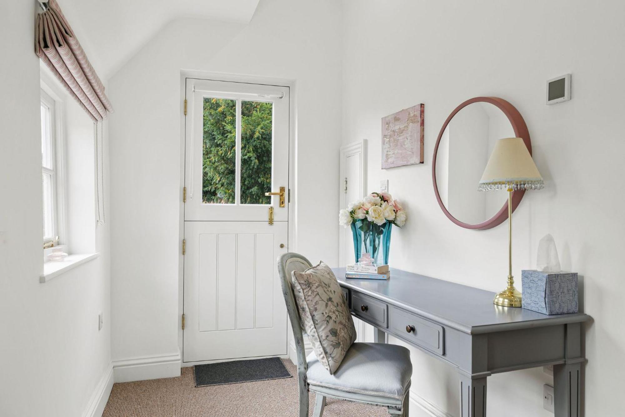 Flower Cottage By Ludlow Castle With Onsite Parking Buitenkant foto